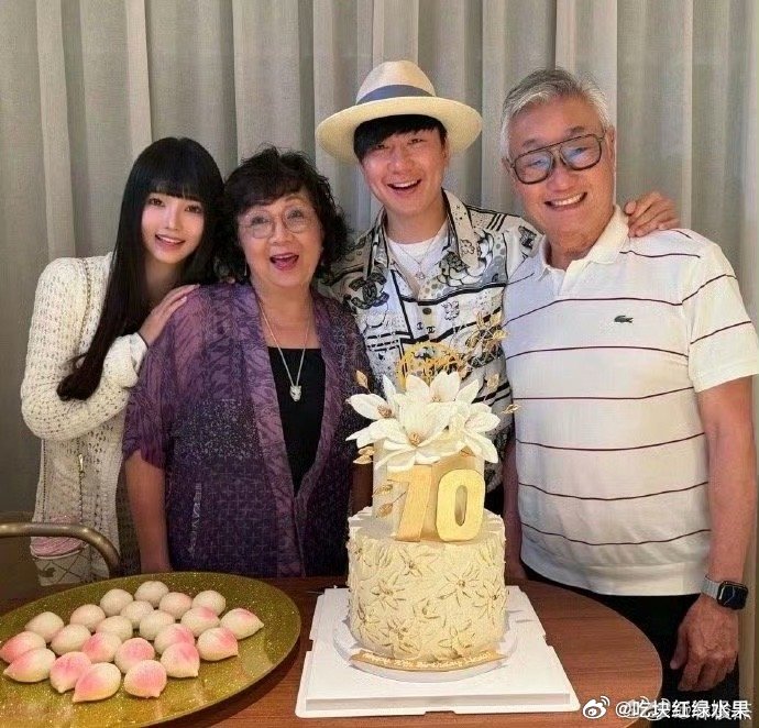 林俊杰官宣恋情，与女友年龄差21岁