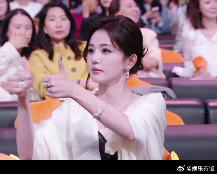 白鹿台下为姚译添点赞