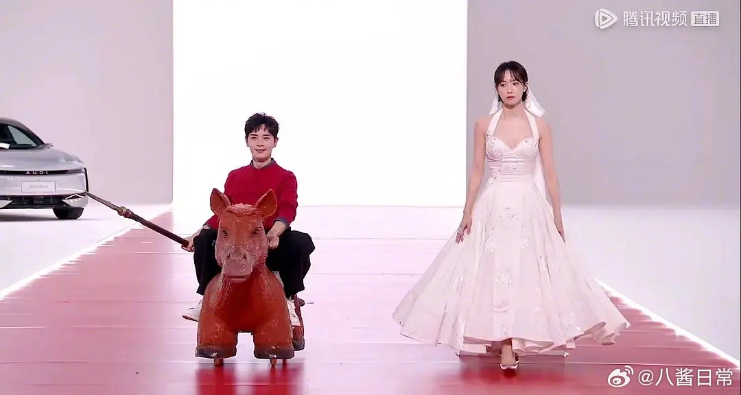 宋茜曹骏红毯造型引热议