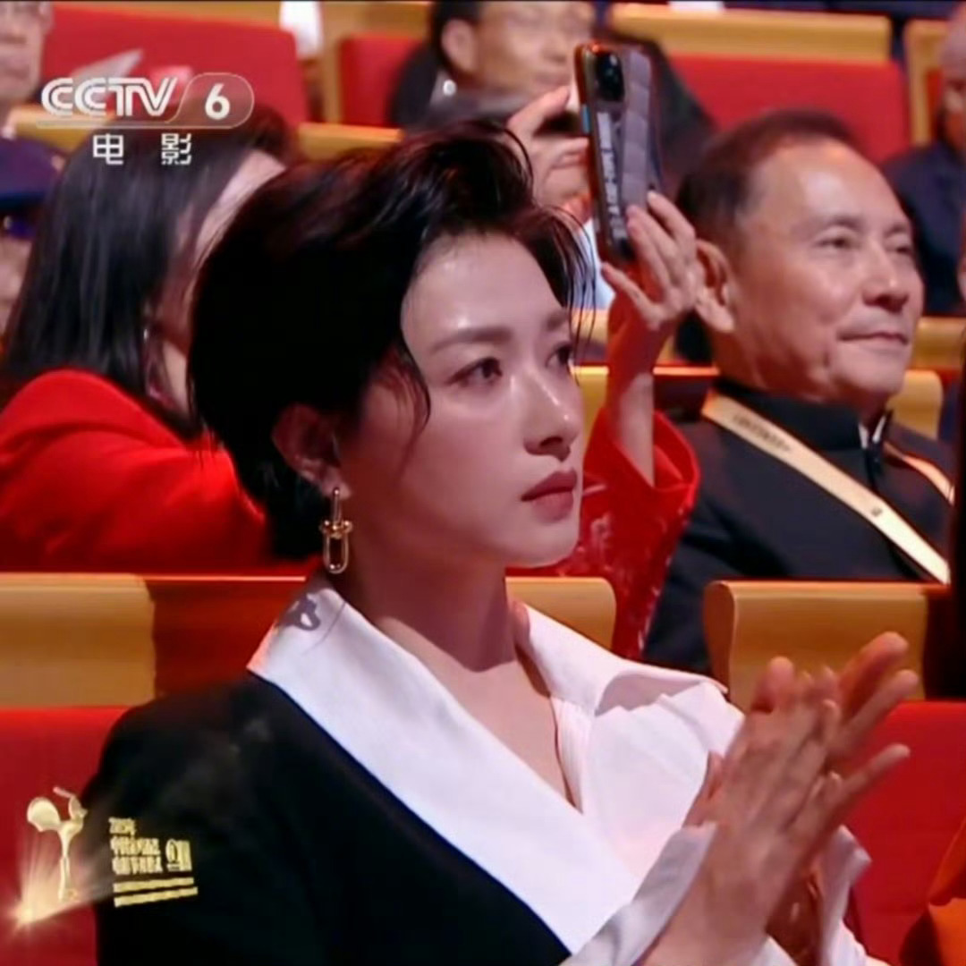 万茜金鸡奖4分钟演绎20年银幕情书
