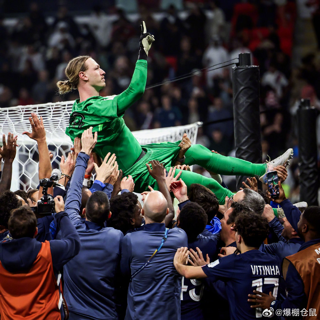 萨福诺夫神勇4次扑点助巴黎圣日耳曼队洲际杯夺冠 弗拉门戈点球大战惜败