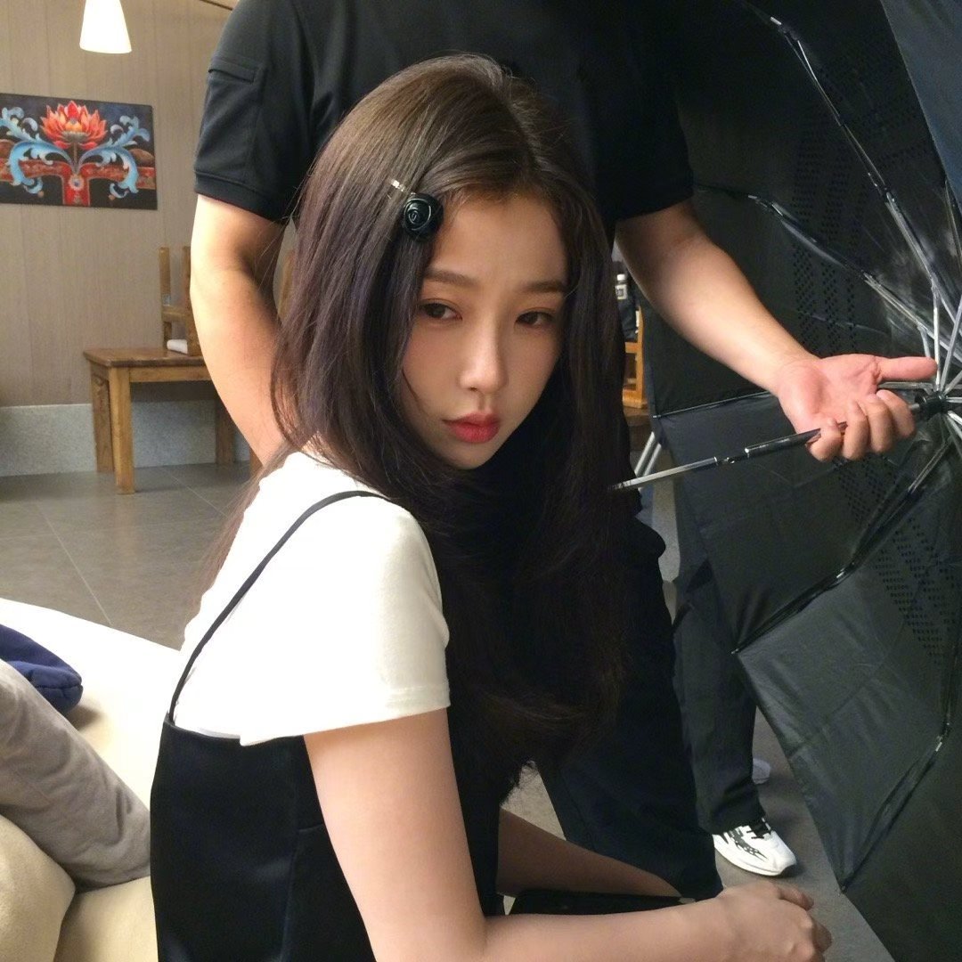 虞书欣晒姜小暮曼市日常十八宫格照