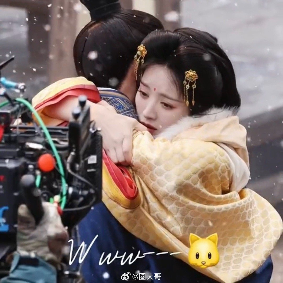 田曦薇闫桉雪中拥抱新剧路透曝光