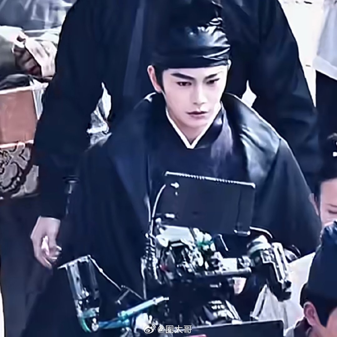 丁禹兮拍戏骑马被困，工作人员焦急解救