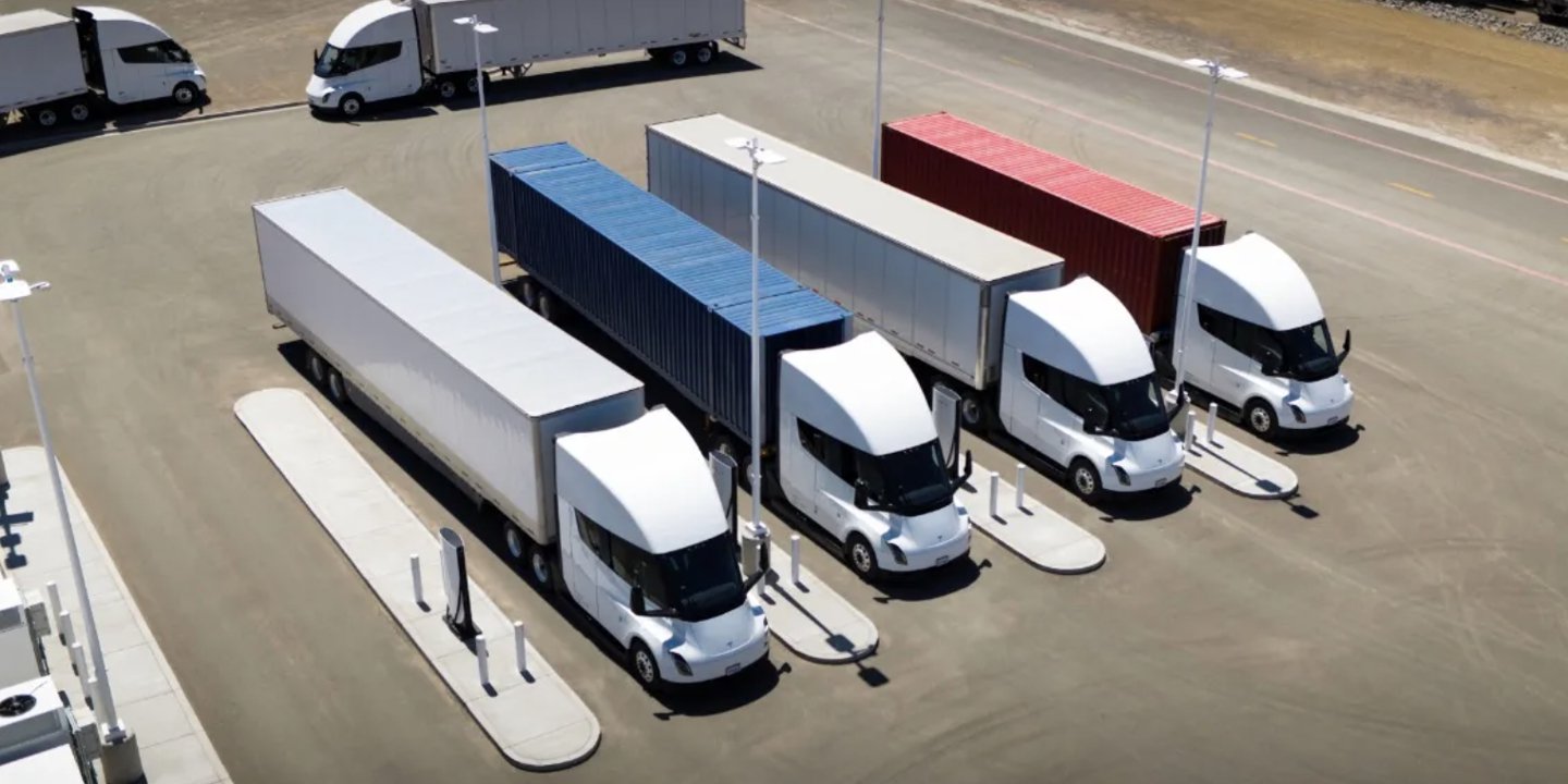 特斯拉Semi电动重卡量产版规格公布，续航523公里起步