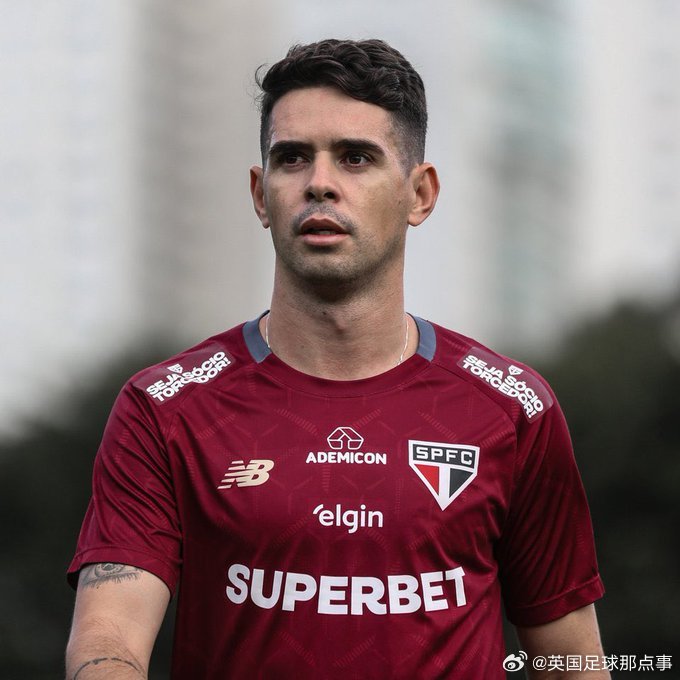 34岁巴西中场奥斯卡宣布退役，资产超13亿元