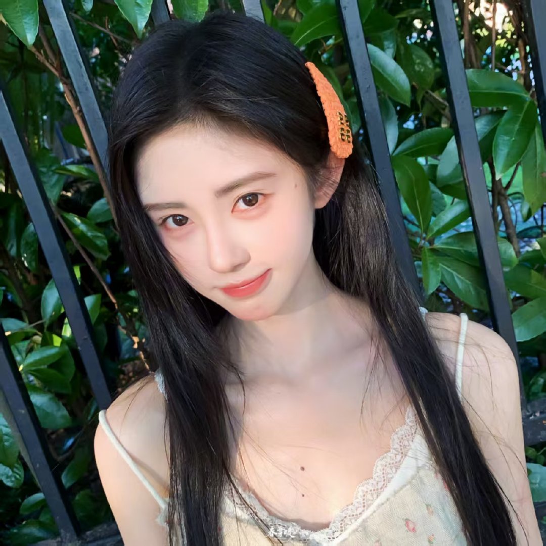 鞠婧祎多风格穿搭示范，可甜可盐可职场