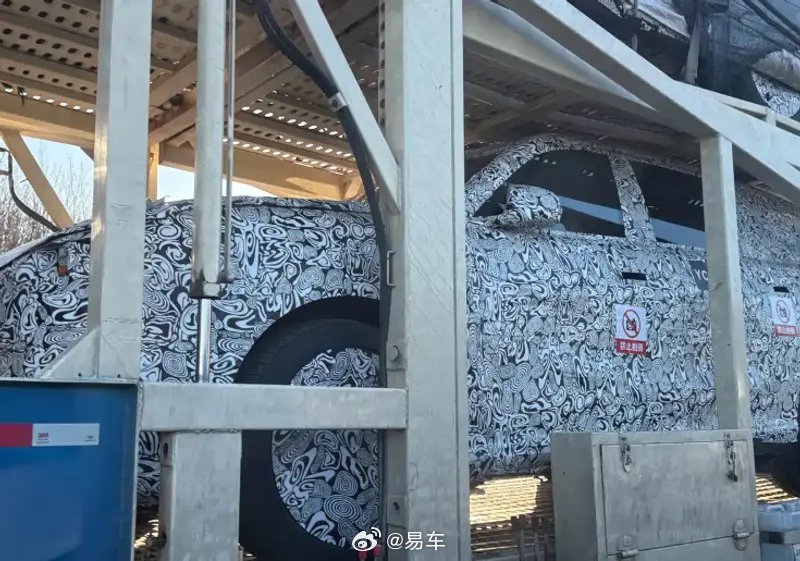 问界M6测试车谍照曝光，明年发布主打25万级市场