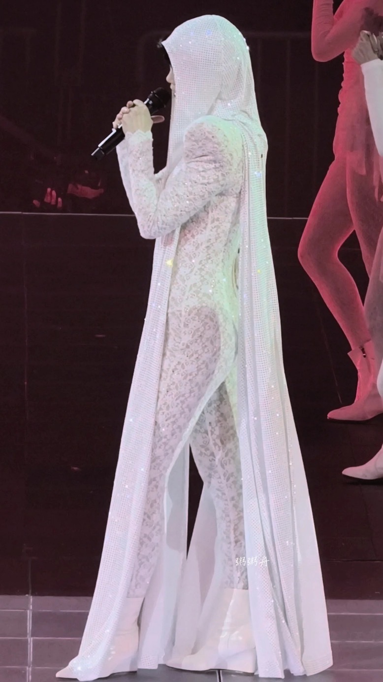 李宇春身材引热议