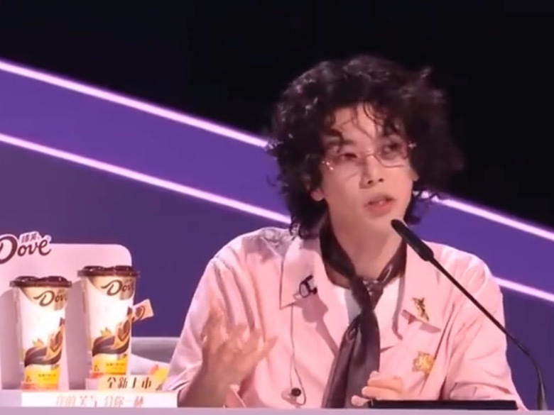 华晨宇细致指导学员苗梦初乐理知识