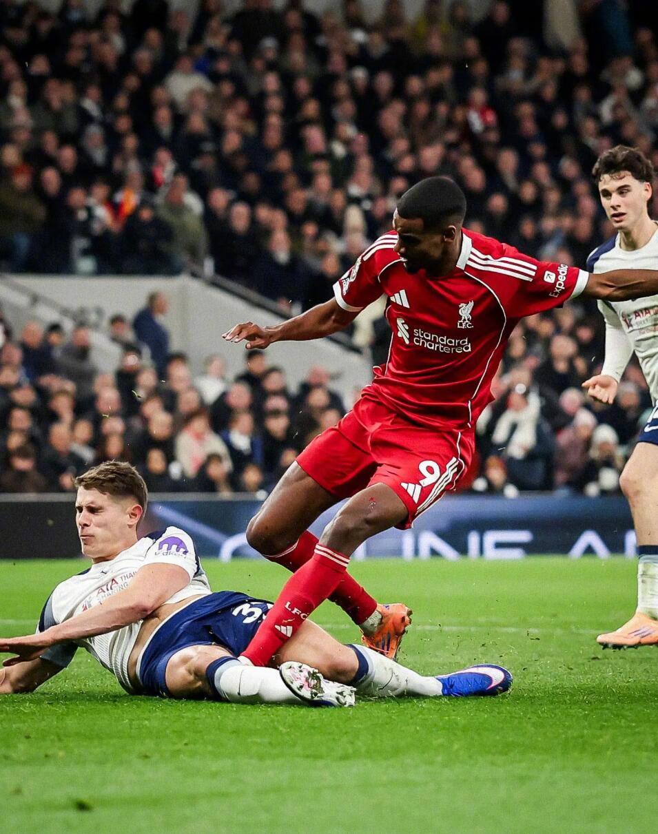 范德芬铲伤伊萨克致歉，利物浦锋线核心重伤数月，红军争冠前景将受多大影响？