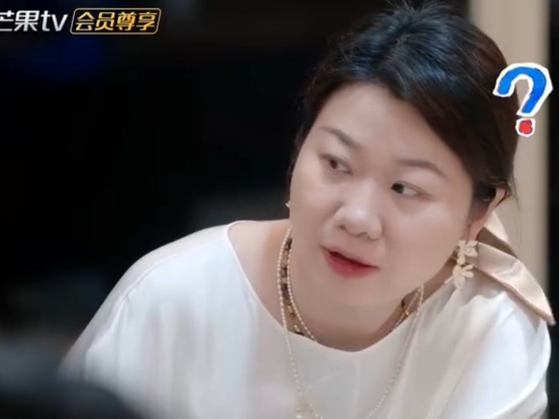 秦岚沈月否认建小群，称一心以王鹤棣为主