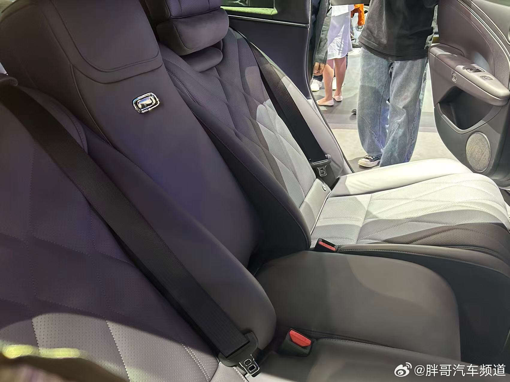 广汽昊铂A800内饰公布，增程轿跑续航超1200公里