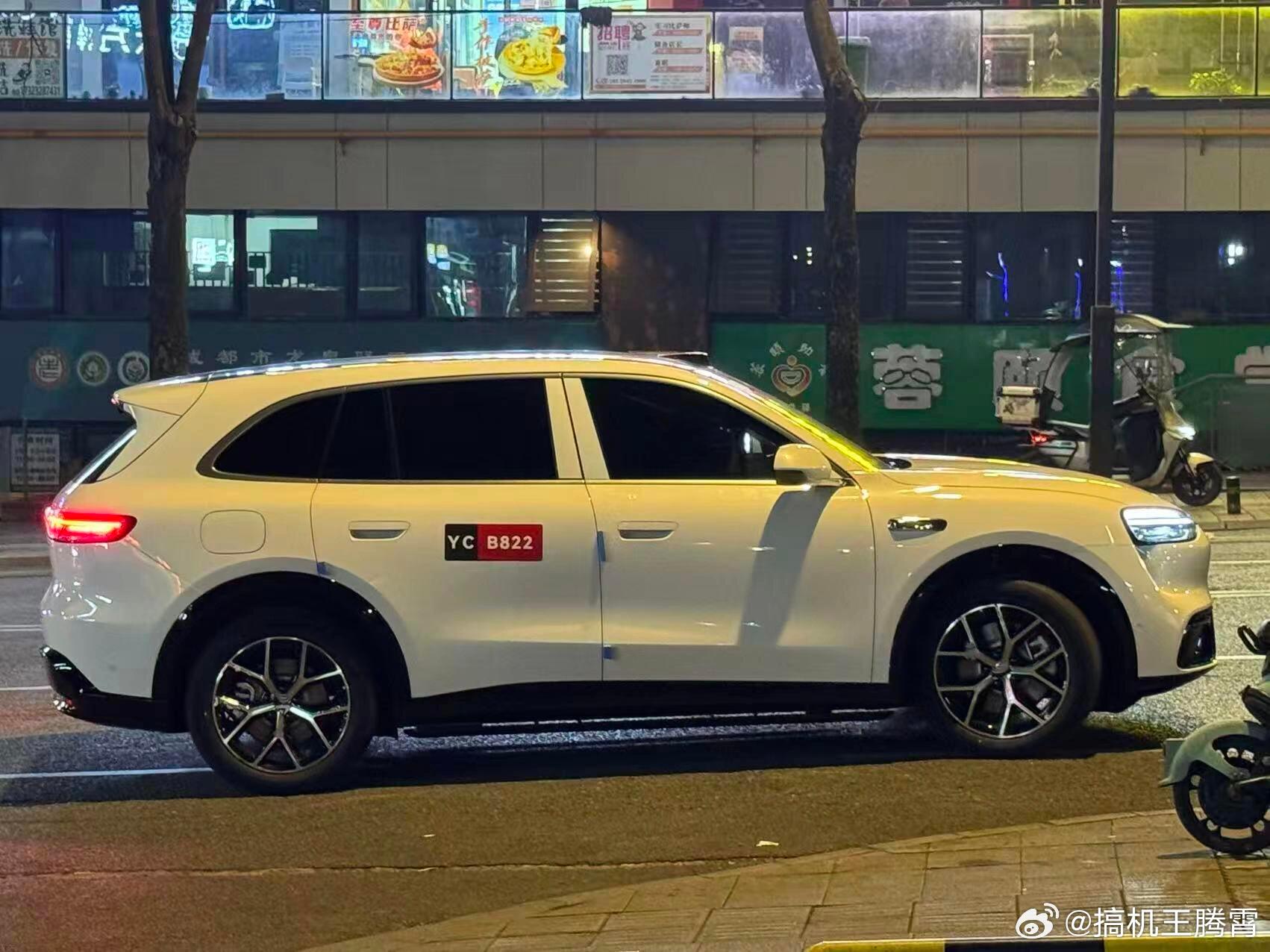 问界M6无伪装实车曝光，21英寸轮毂与独特灯组设计引关注