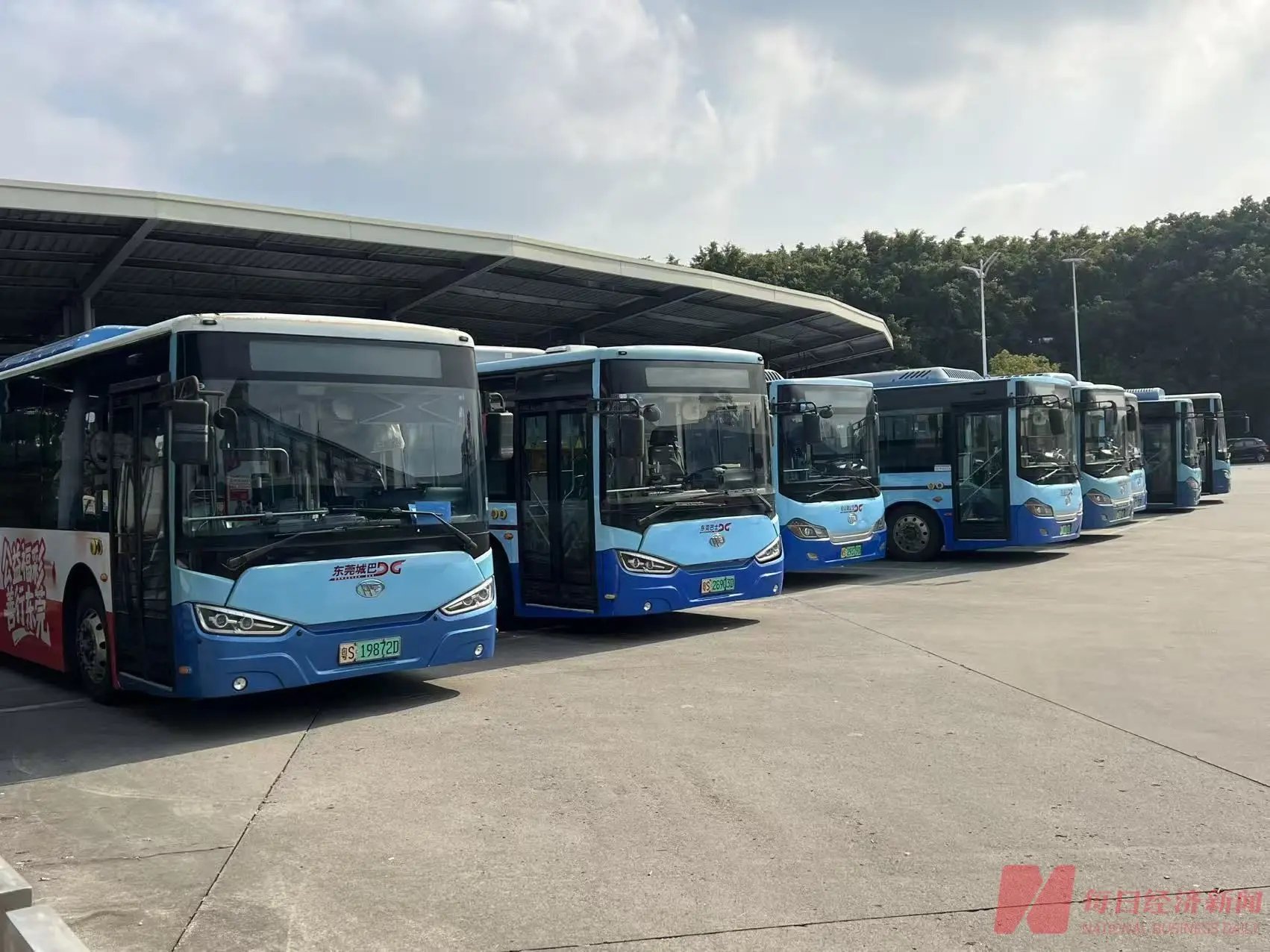 东莞近千辆电动公交电池衰减停运，公交公司索赔5.5亿获赔6400万