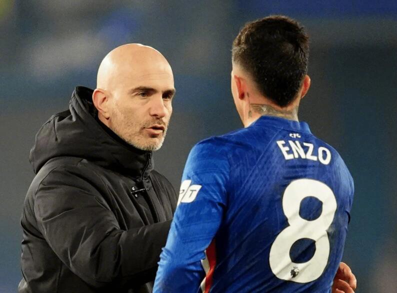 切尔西2026年夏窗重点引援中场，凯塞多费尔南德斯负担过重