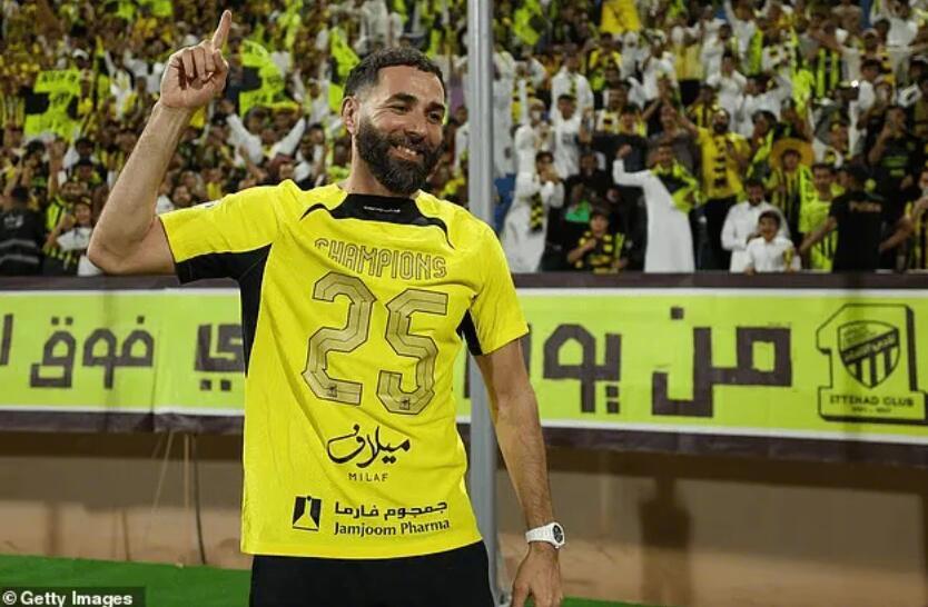 吉达联合曾接触曼联队长布鲁诺-费尔南德斯，转会费或达7000万英镑