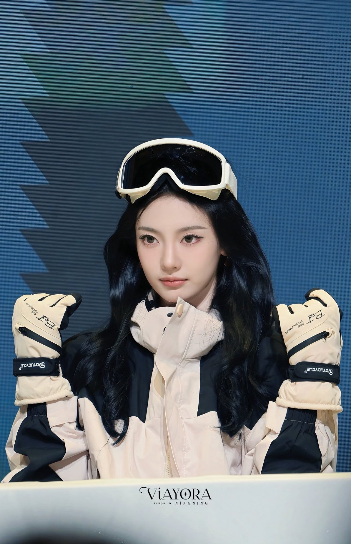 宁艺卓等15位明星滑雪服造型合集