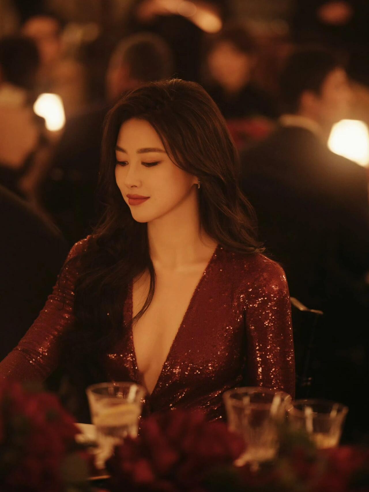 朱珠称偶像为巩俐梅姨，谈女演员花期