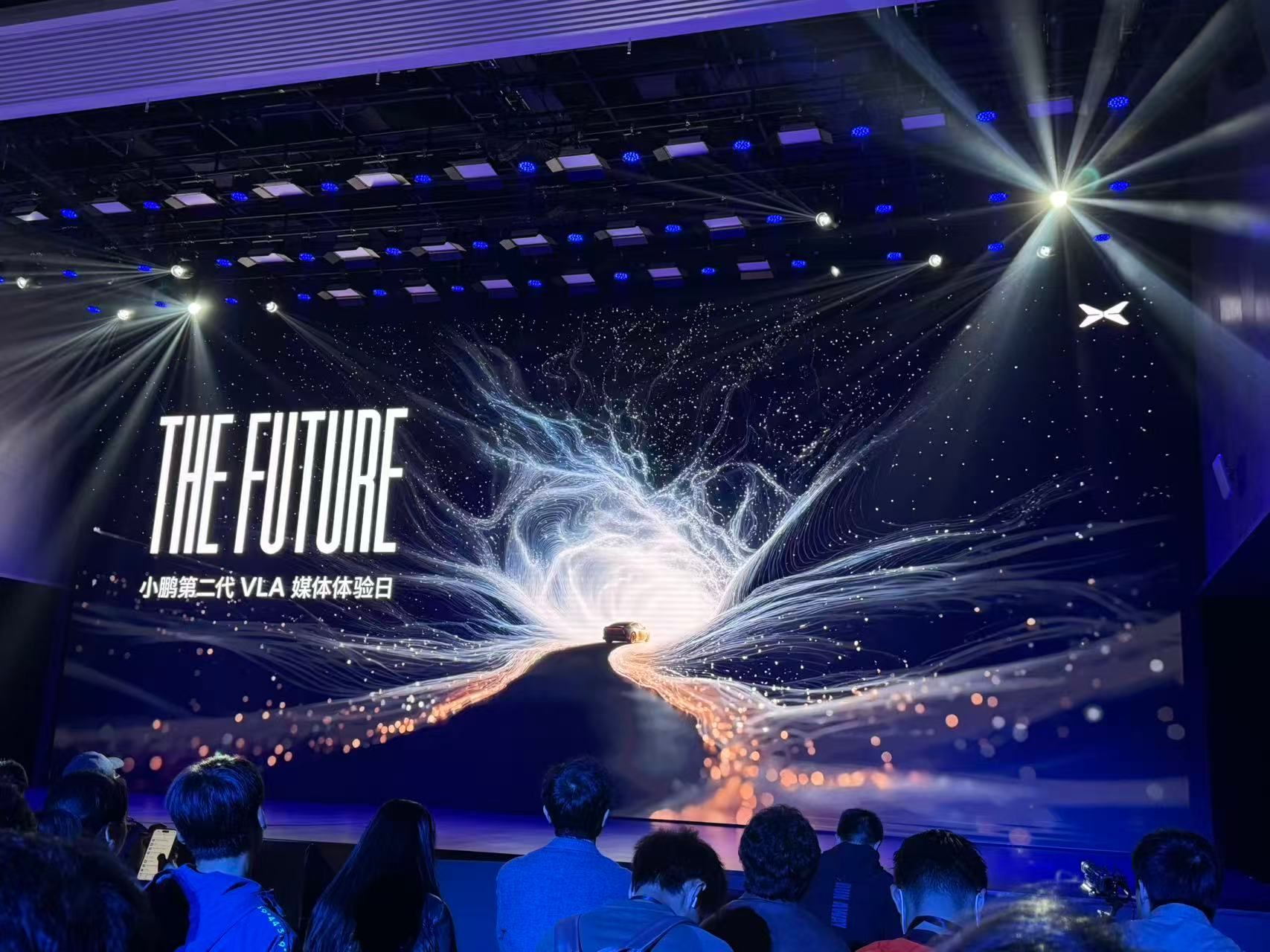 小鹏第二代VLA技术今日发布，新款X9纯电版同步上市