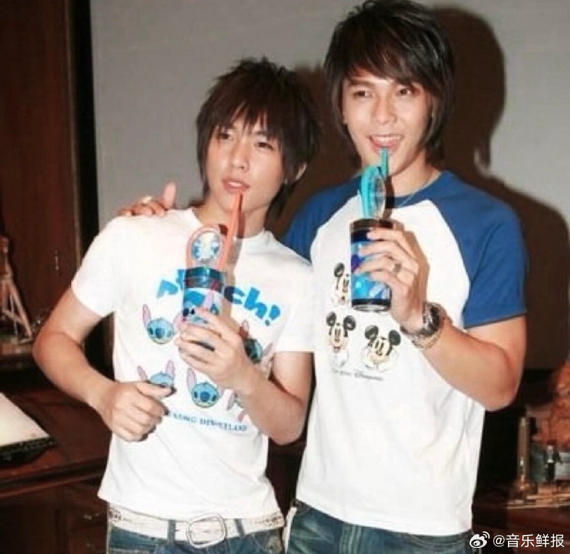 炎亚纶现身汪东城理发店引热议