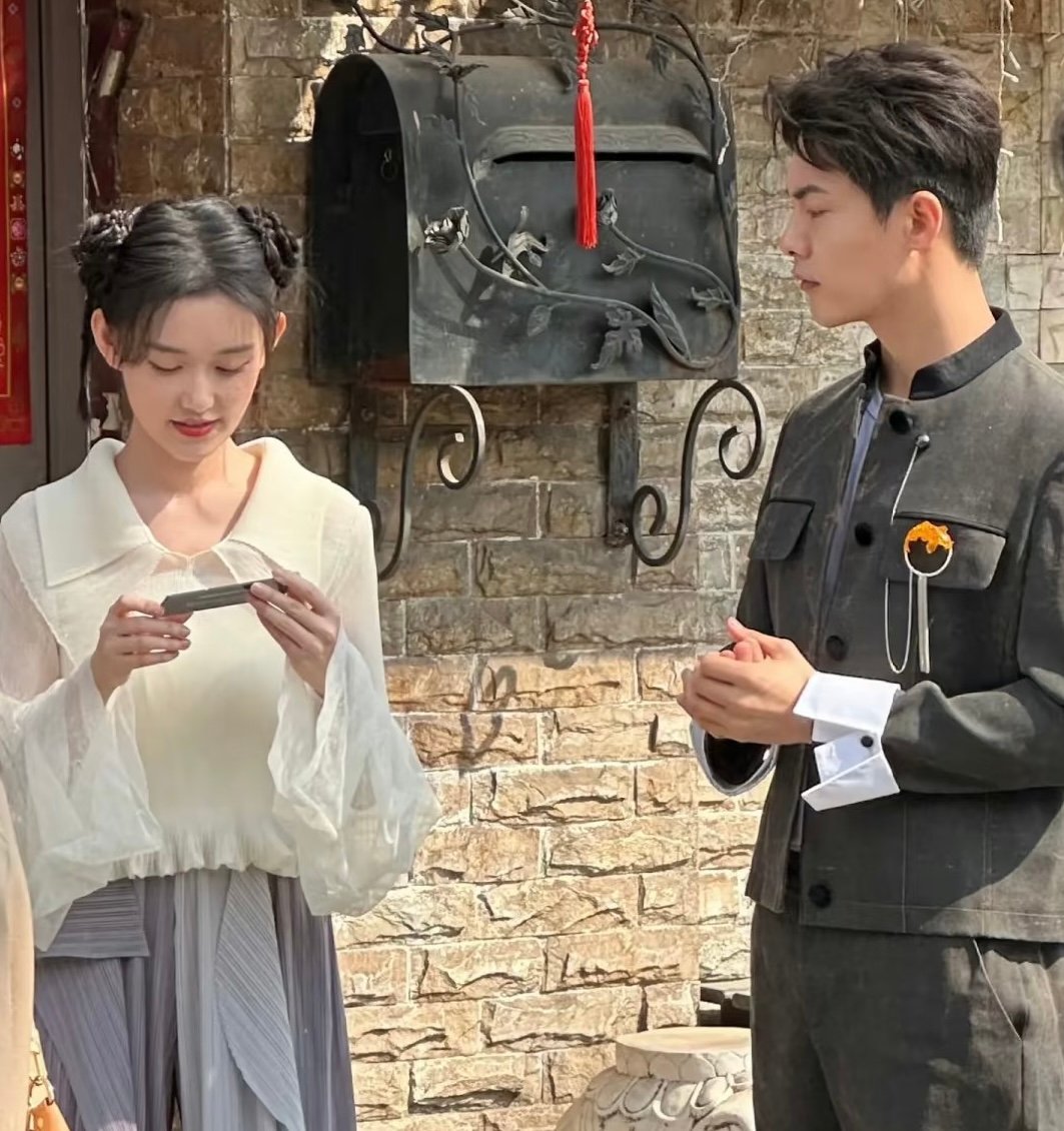 马天宇机场告白蒋依依称喜欢你好久了