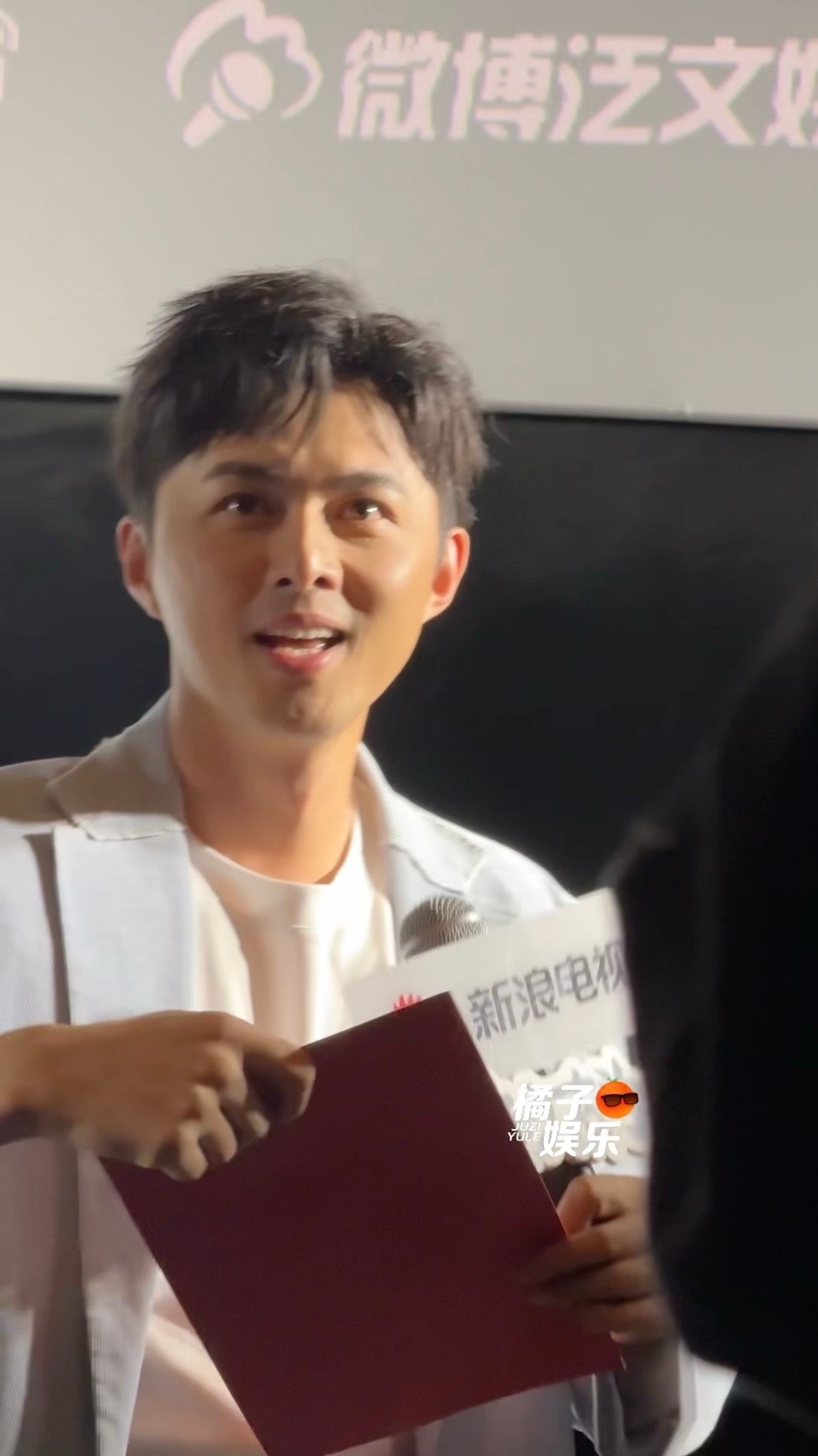 叶祖新签名精准锁定绿衣粉丝