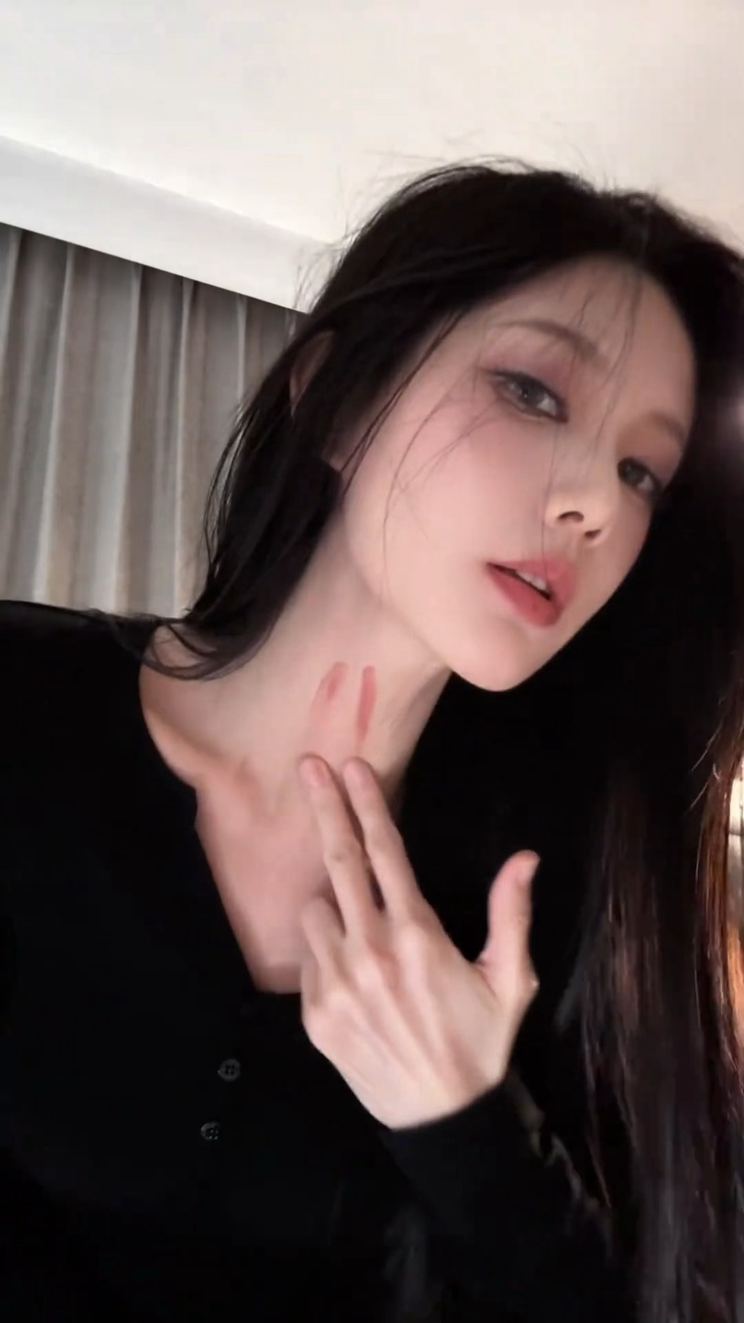 李一桐表演吻痕引热议