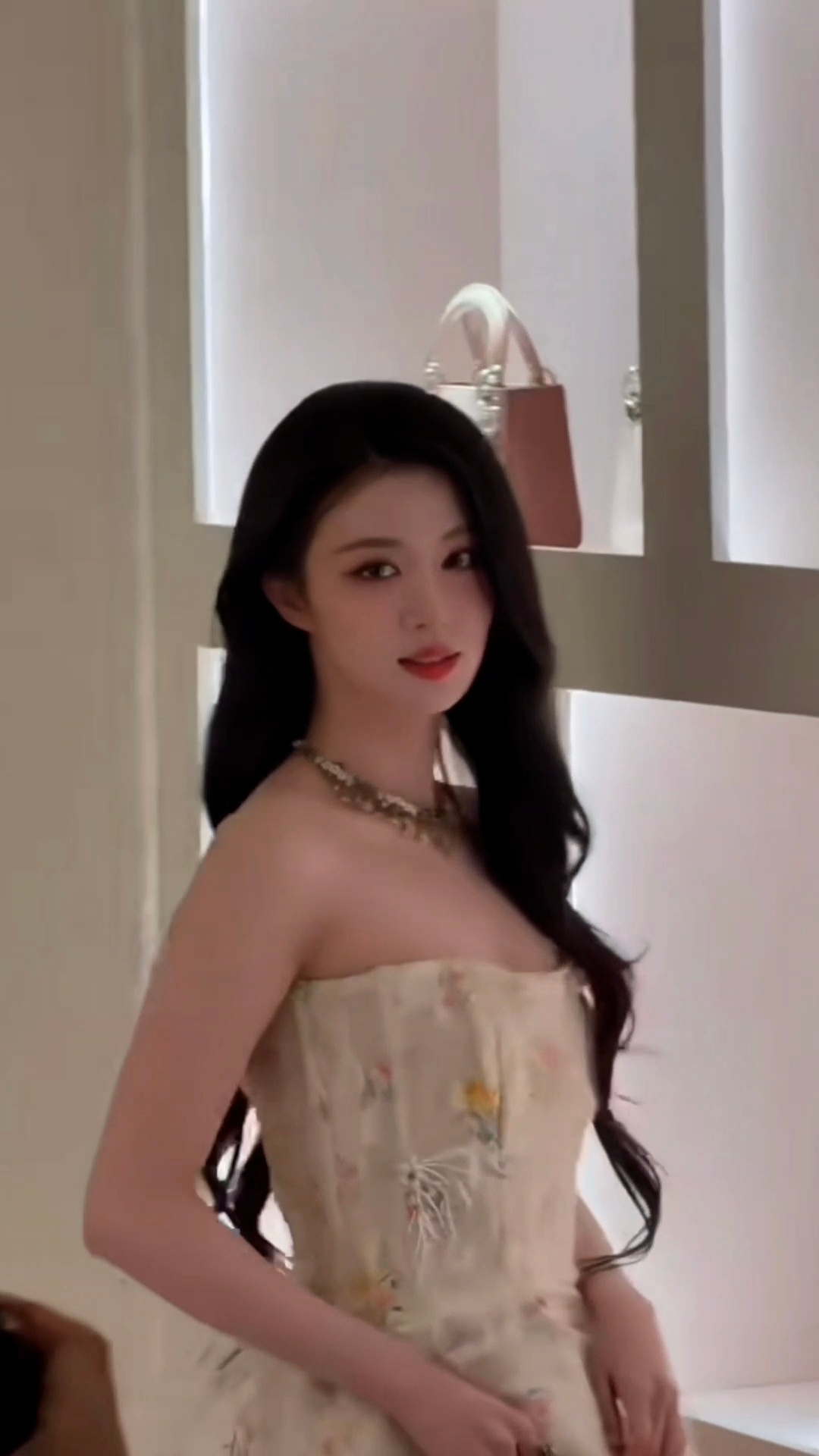 王楚然亮相苏州活动状态佳