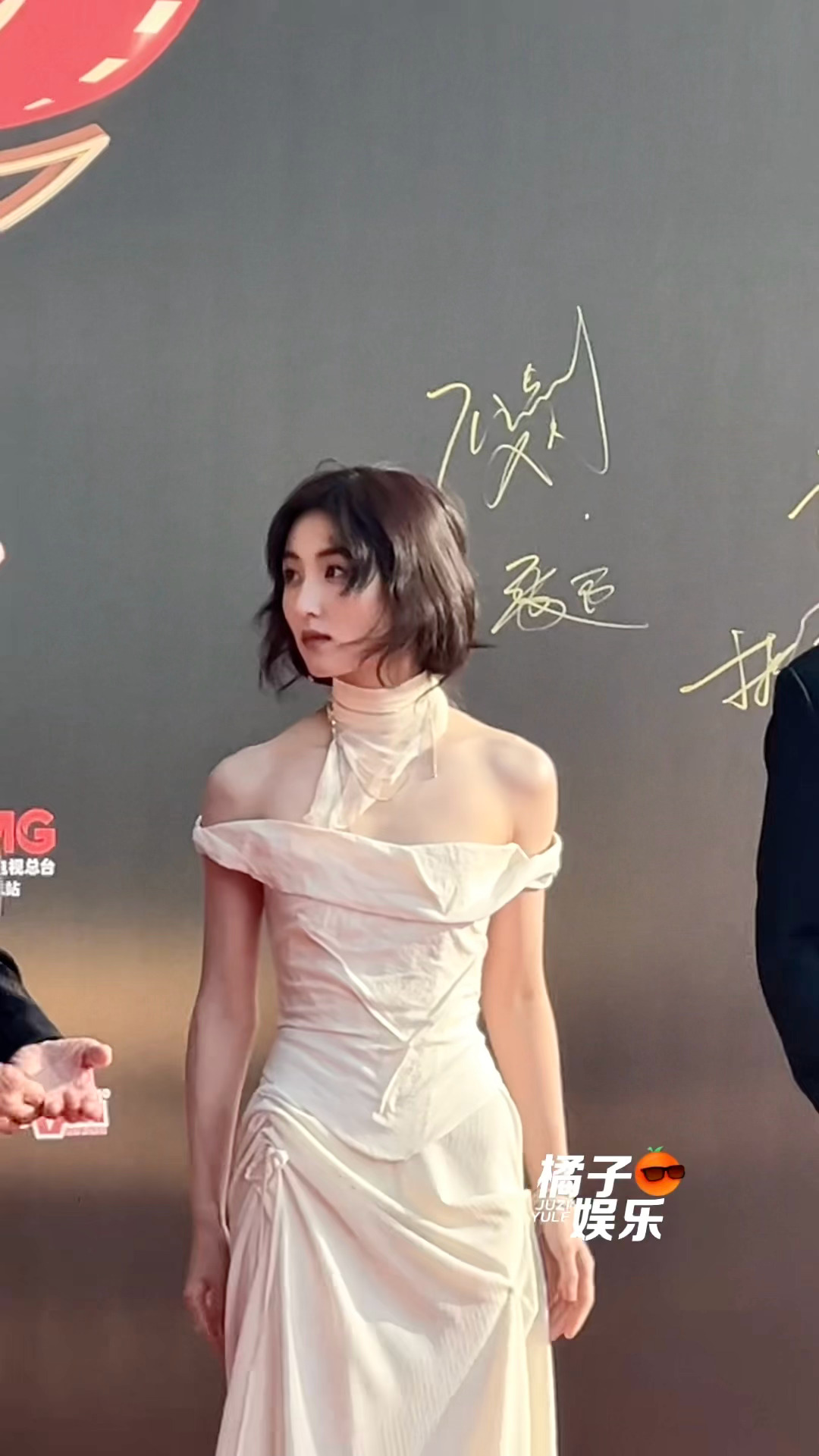 张子枫中国电影盛典红毯比耶