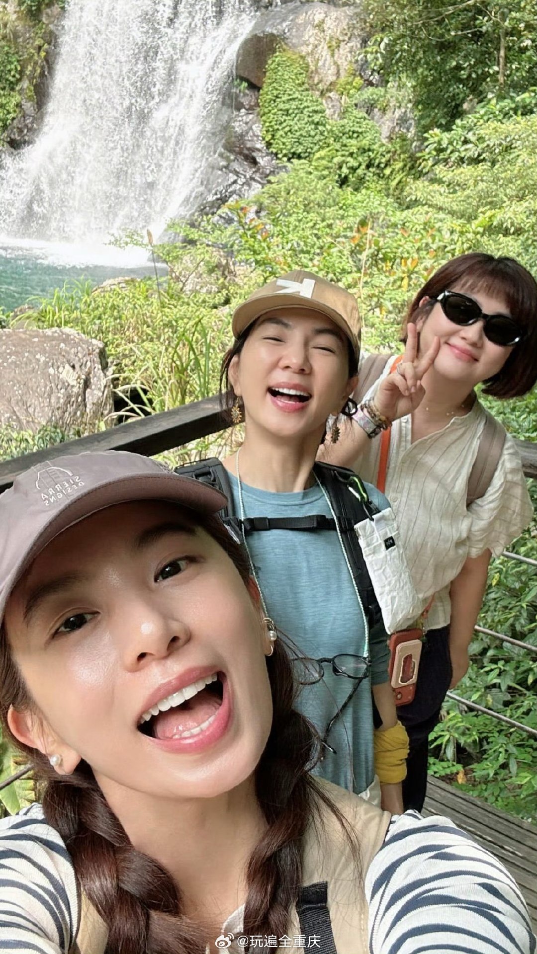 SHE二十年后合体爬山，默契依旧青春不落幕