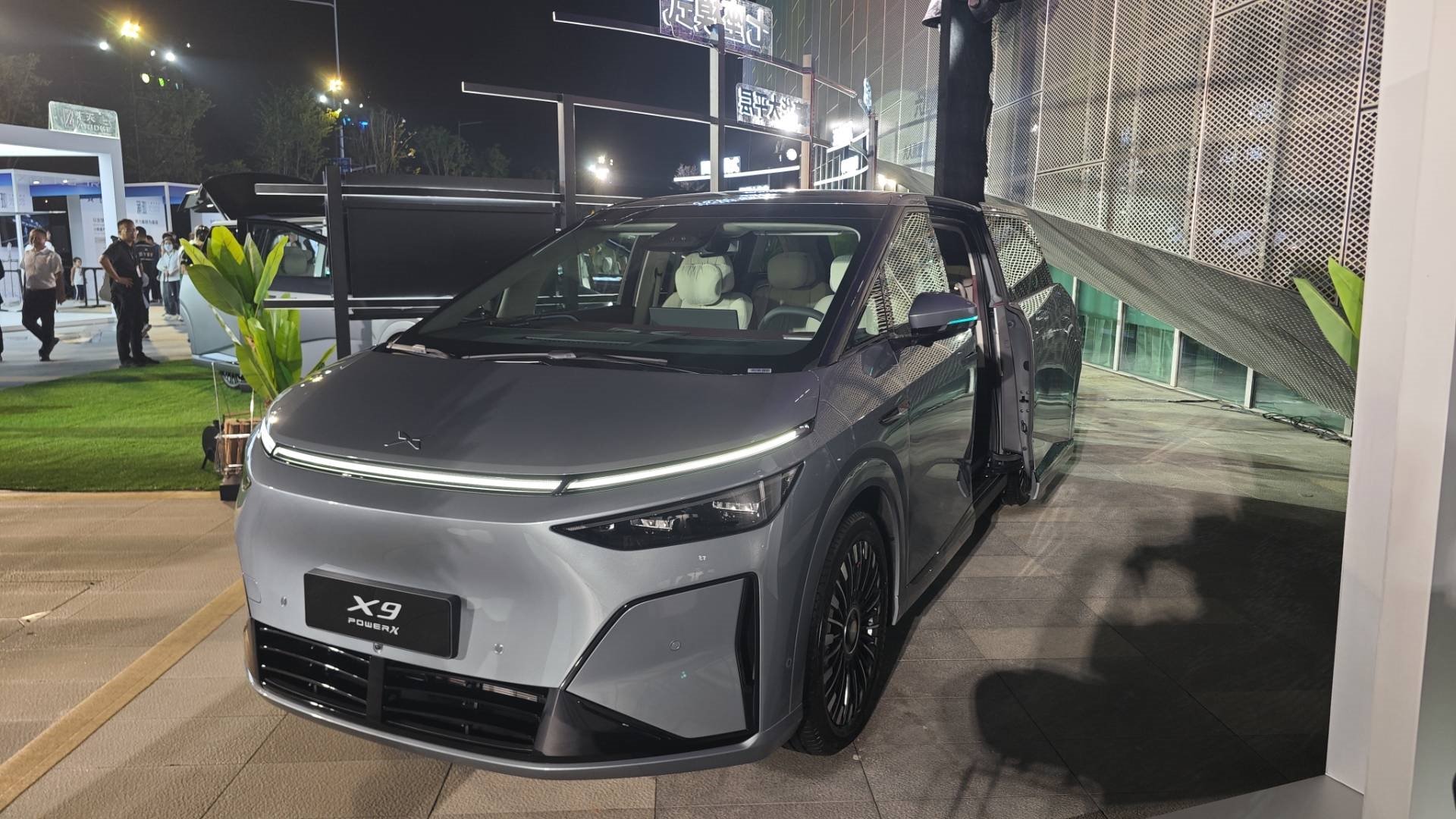 小鹏X9增程版预售启动，Max35万起续航1602公里