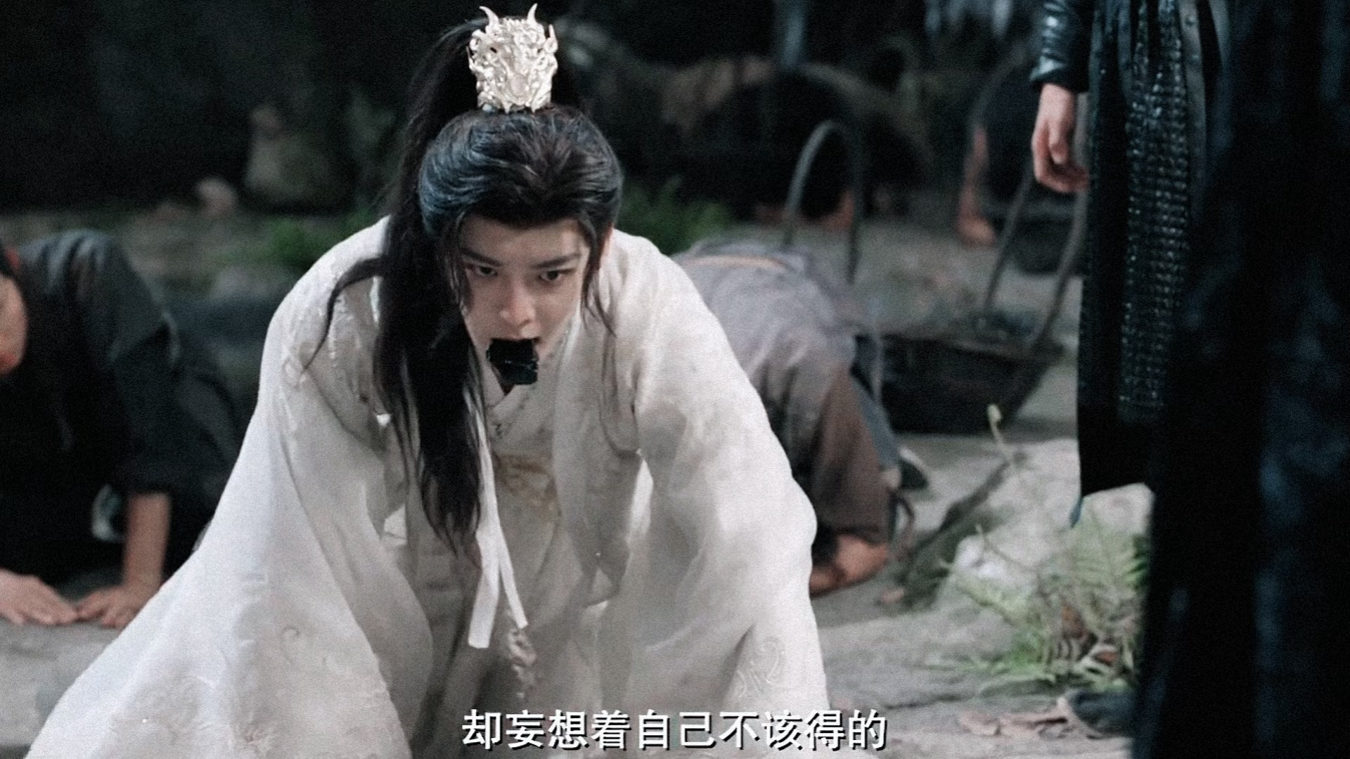 侯明昊新剧叼石头镜头引热议