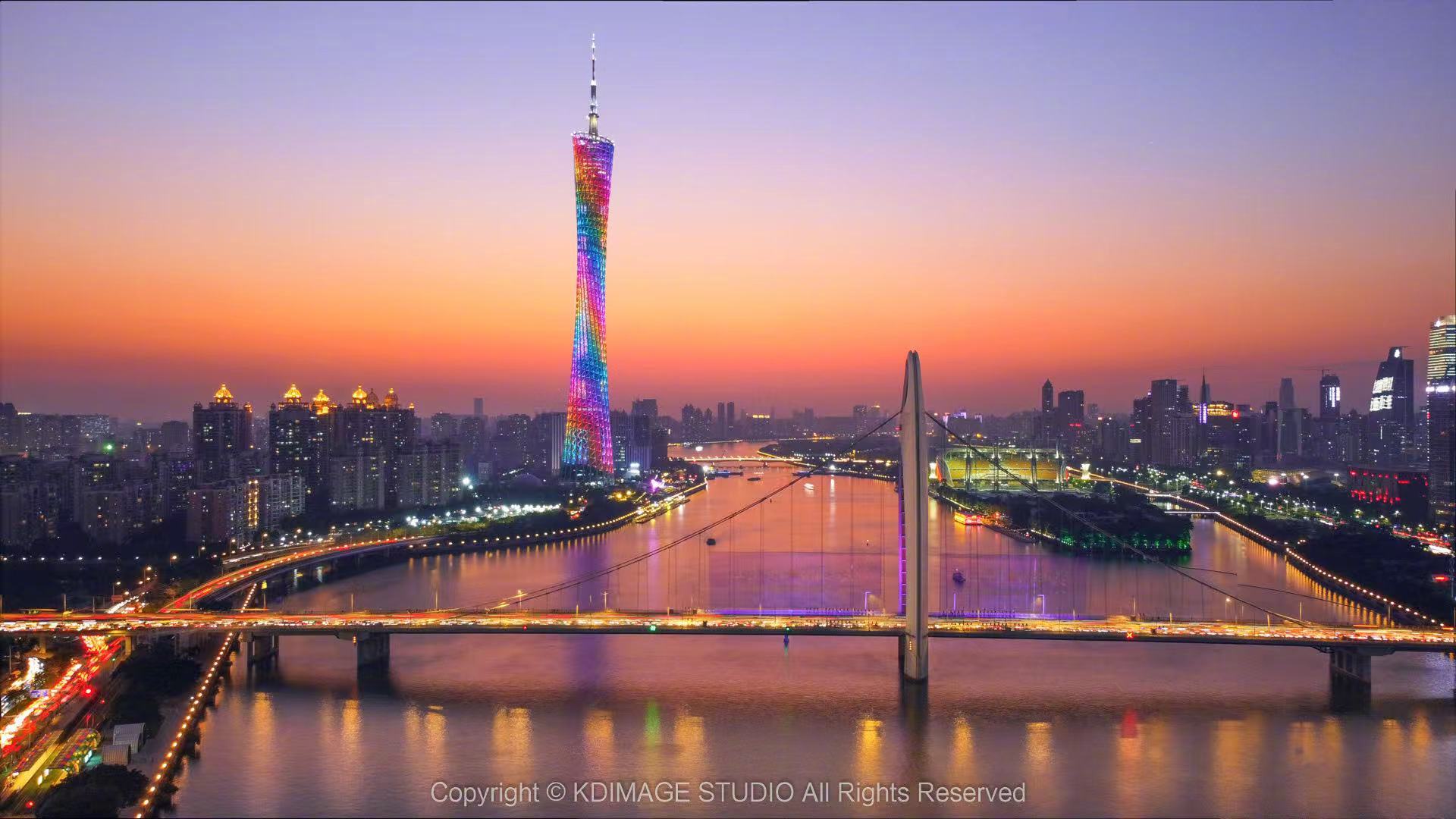 奥迪E5 Sportback开启30城任意门，2025年收集城市故事