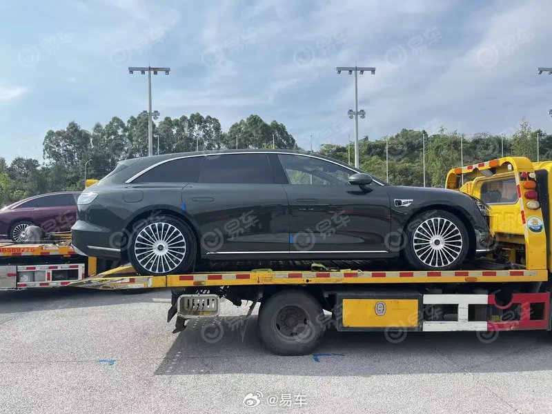 2025成都车展享界S9T增程版亮相，CLTC续航1305km