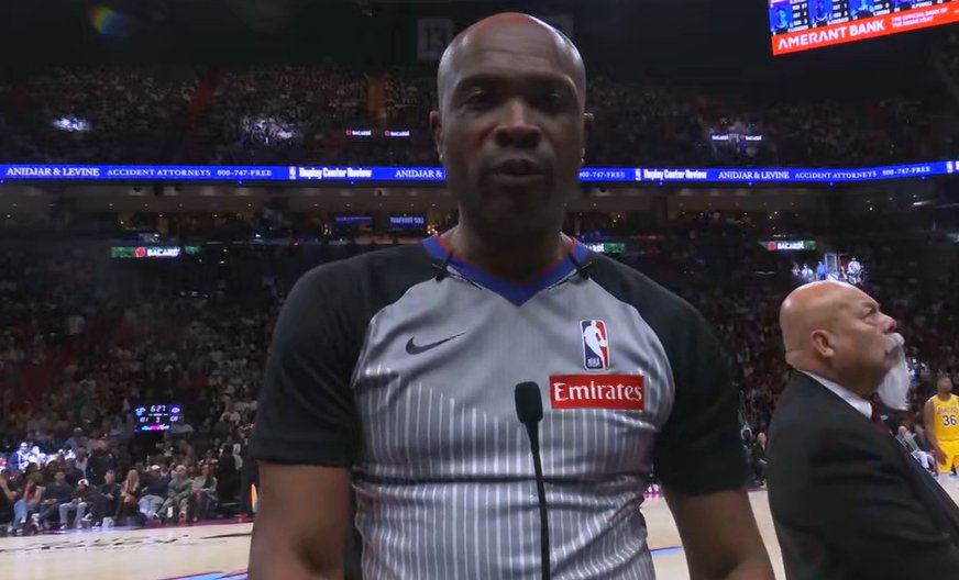 裁判回放确认艾顿打手犯规，拉尔森获两次罚球