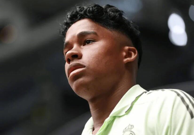 当皇马新星恩德里克租借里昂两年半，巴西金童的成长路径将面临哪些机遇与挑战？