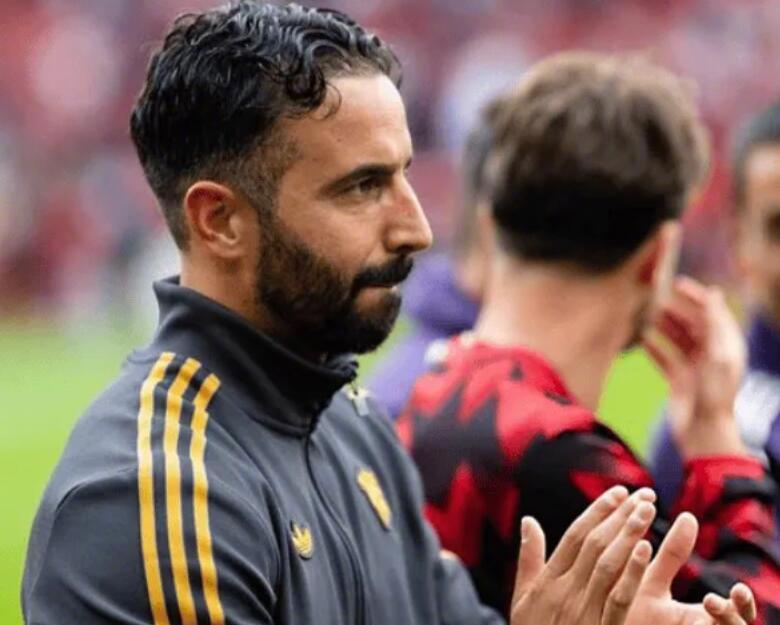 曼联坚守冬窗引援原则，阿莫林的“不买人”决策如何影响下半赛季？