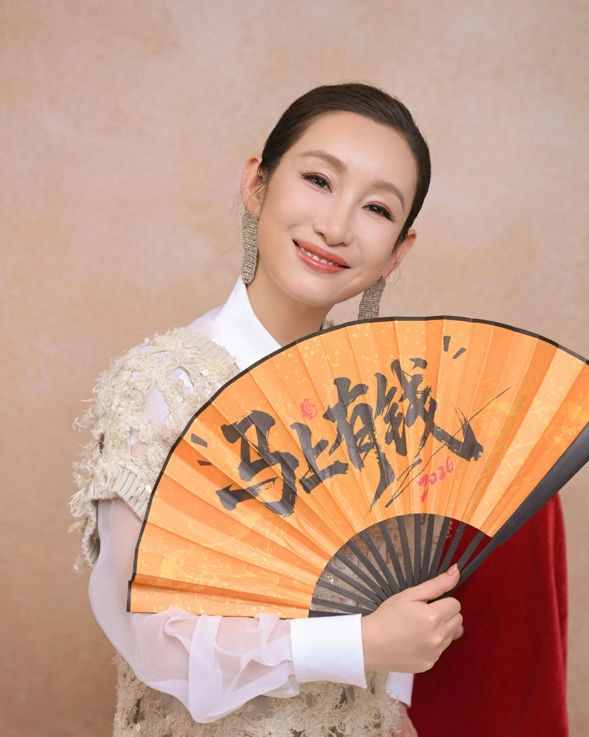 秦海璐回应刘涛改口叫妈妈，笑称说好的姐妹呢