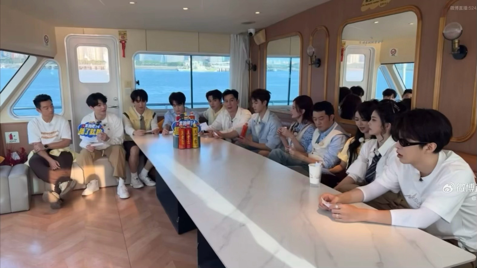 陈立农范丞丞海边牵手搭档引热议
