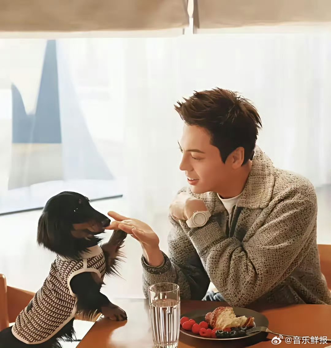 王安宇透露陈伟霆孩子姓名