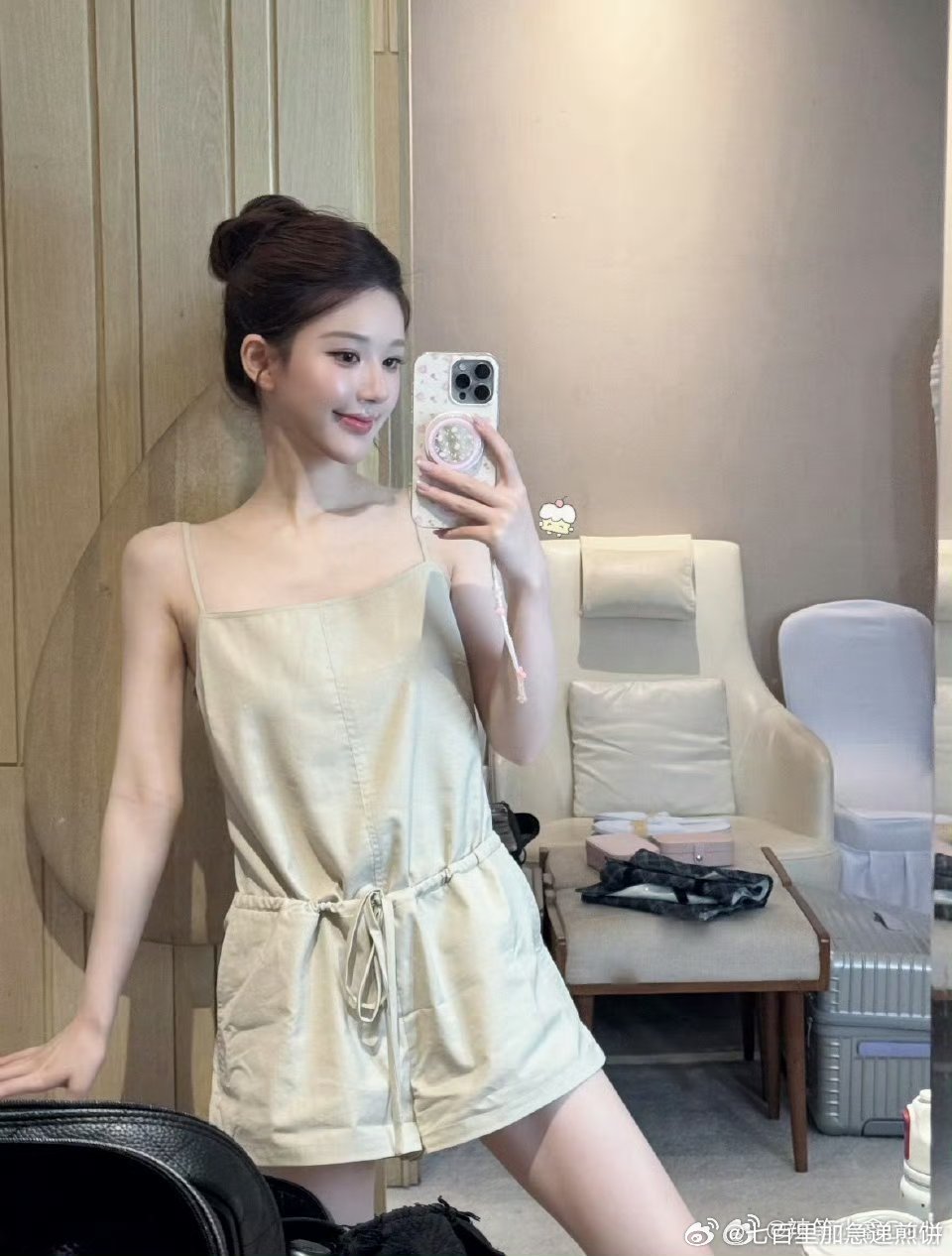赵露思发布新照获赞好美