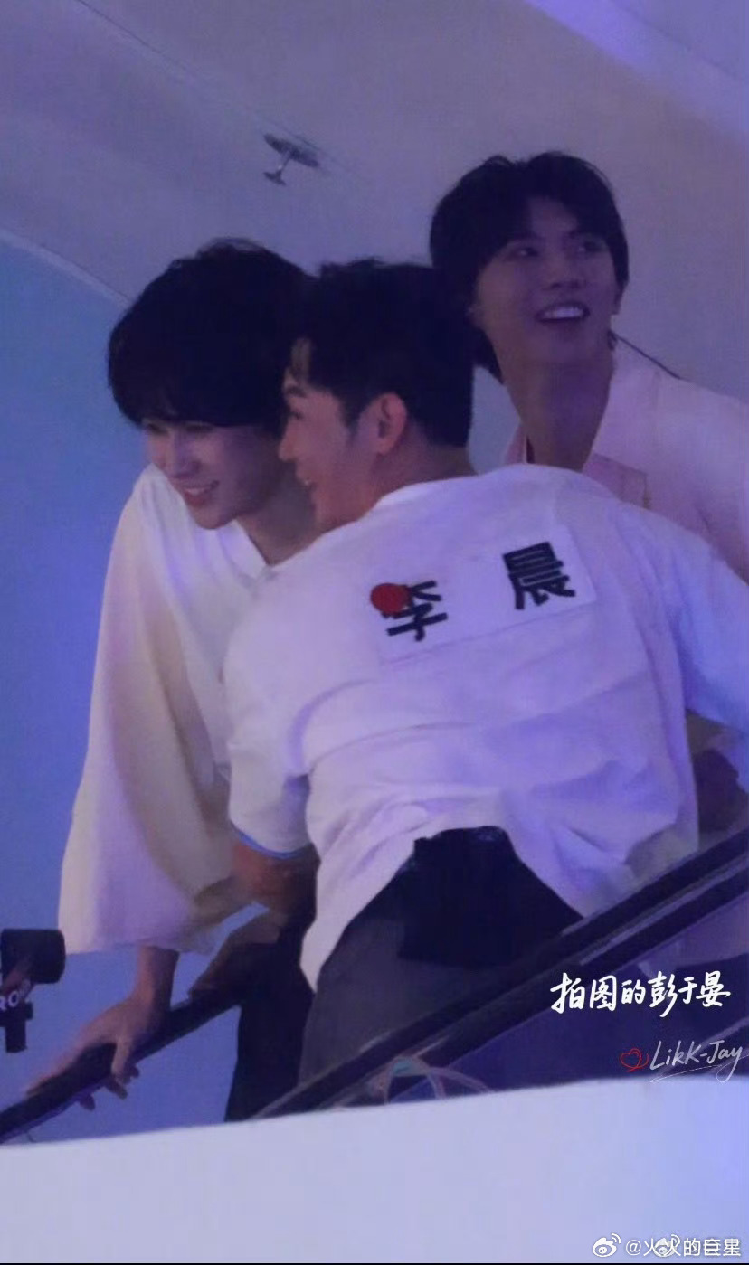 李晨节目中抓住马嘉祺张真源