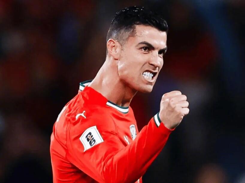 FIFA年度最佳球员揭晓：巴黎圣日耳曼前锋登贝莱当选，C罗停赛B席代投票