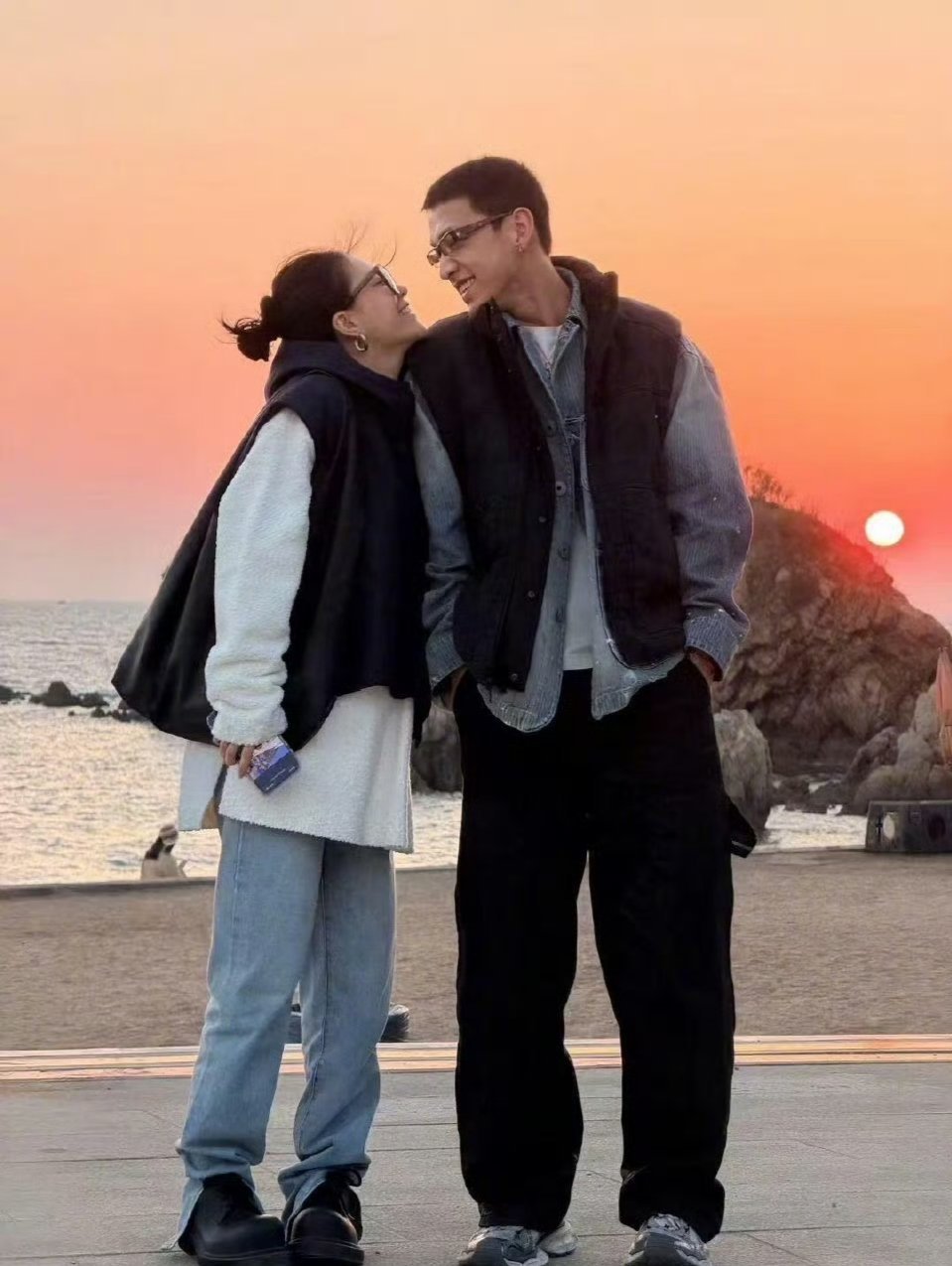 李嘉格朋友圈晒新男友恋情曝光