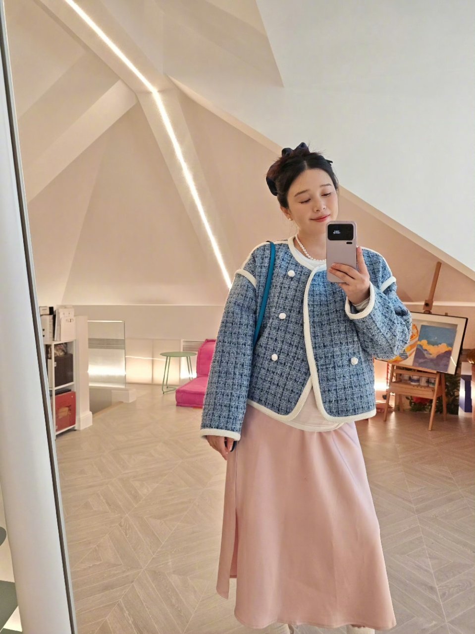 阚清子挺孕肚现身产检，疑似临盆在即