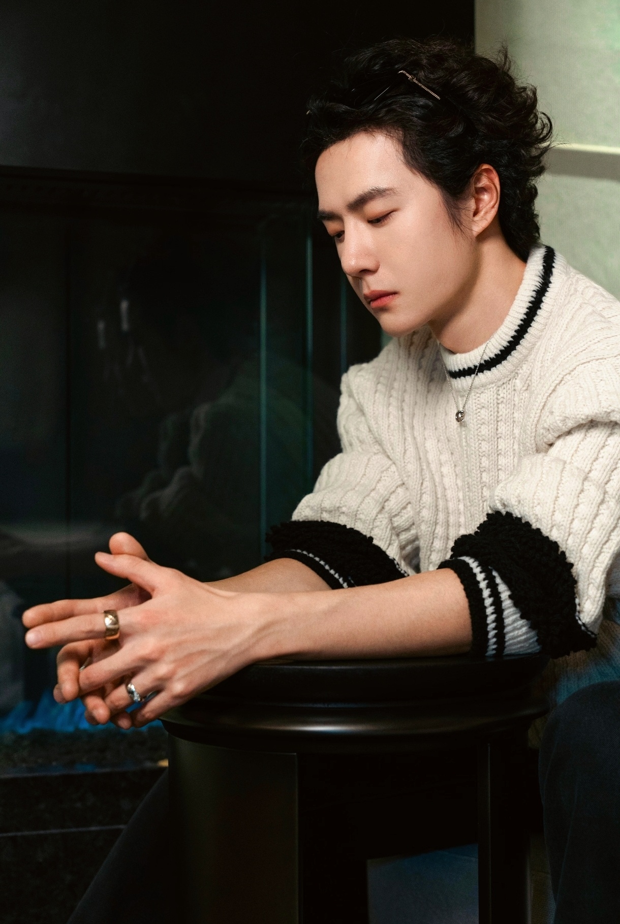 网友热议明星新图引发关注