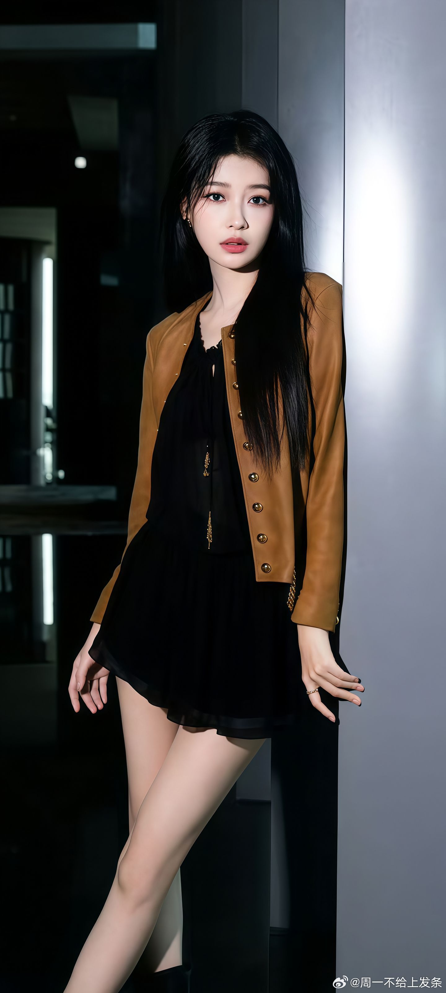 孙怡腰细腿长肩颈优越，颜值身材双在线