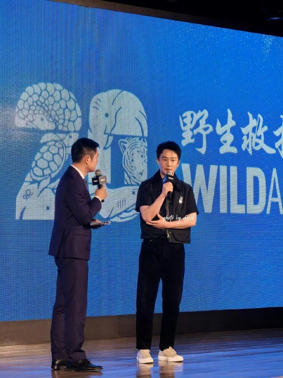 黄轩高情商回应剧组赶工获赞