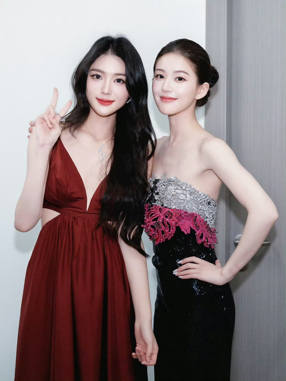 微博大赏众星云集，鞠婧祎白鹿等11位女星同框